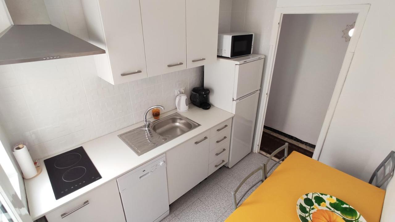 Sunny Apartment Near The Beach Санта Пола Екстериор снимка